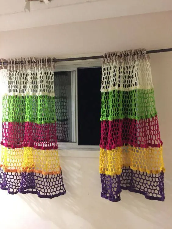 cortina de crochê - cortina colorida listrada de crochê 
