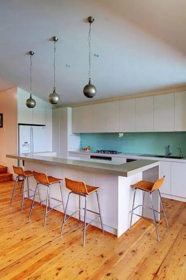 decoração clean para cozinha moderna com ilha Foto Assetproject
