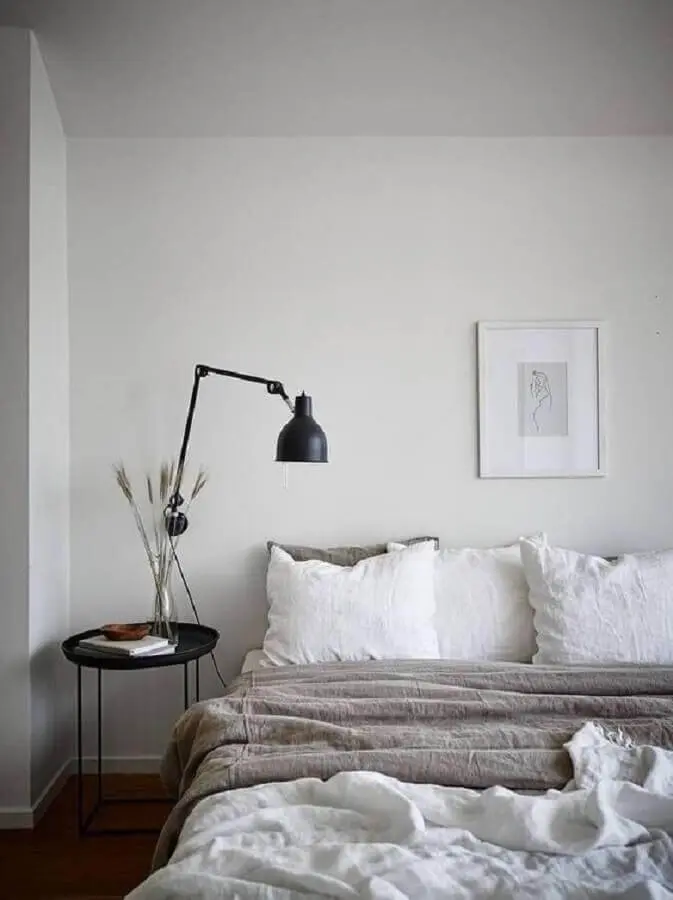 decoração simples e minimalista para quarto com mesa de apoio Foto Sweet Home Make