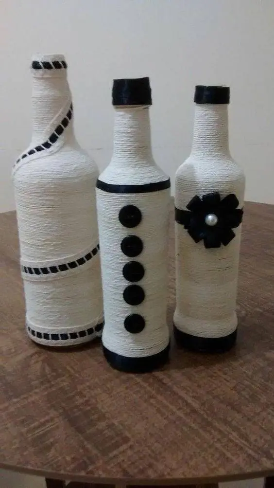 garrafas decoradas com barbante - garrafa com barbante e botões 