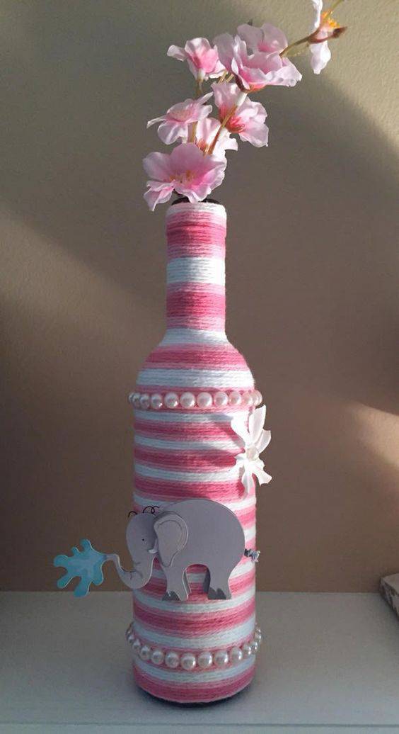 garrafas decoradas com barbante - garrafa com elefante colado 