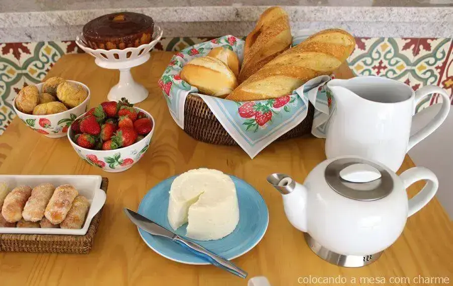 ideia para mesa de café da manhã simples Foto A mesa com charme