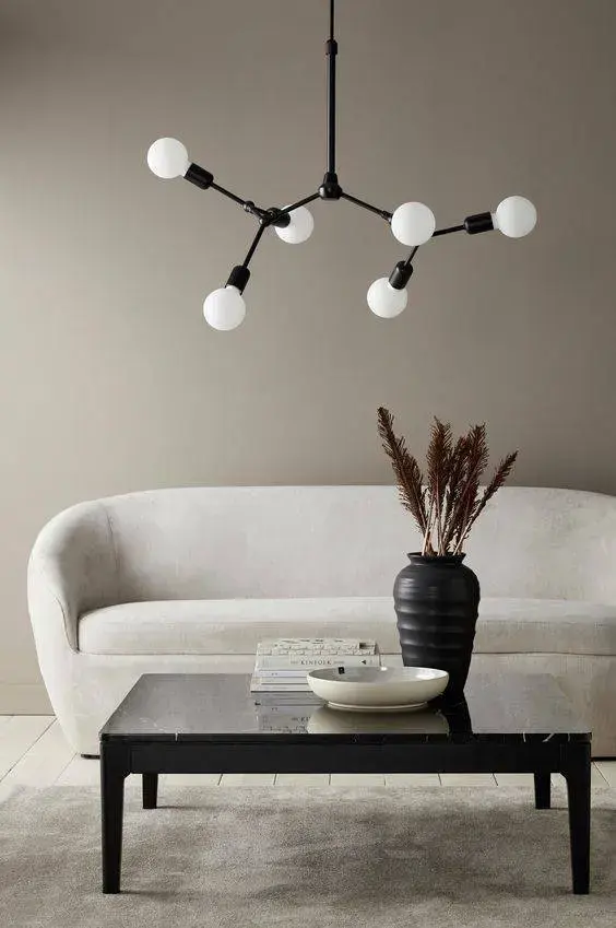 lustres modernos - lustre preto com lâmpadas brancas 