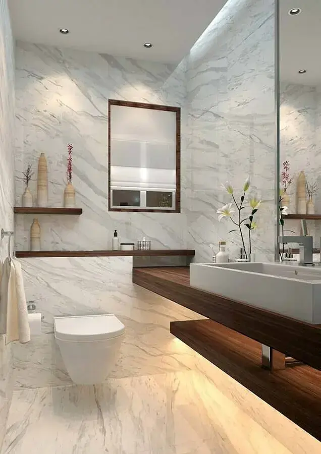 pedra de mármore branca para decoração de banheiro com bancada de madeira Foto Pinterest