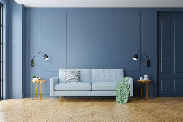 Sala de estar com parede azul