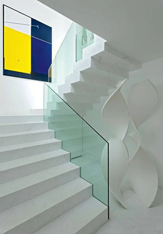 Escada de mármore - escada com guarda corpo de vidro temperado 