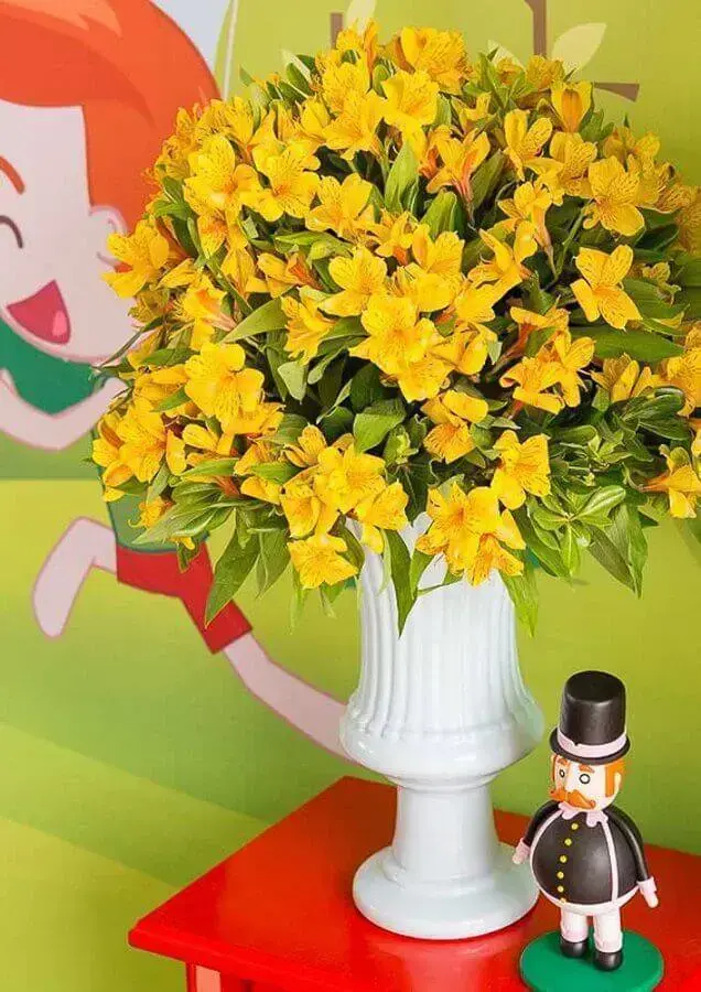 arranjo de flores amarelas para decoração festa mundo bita Foto Webcomunica