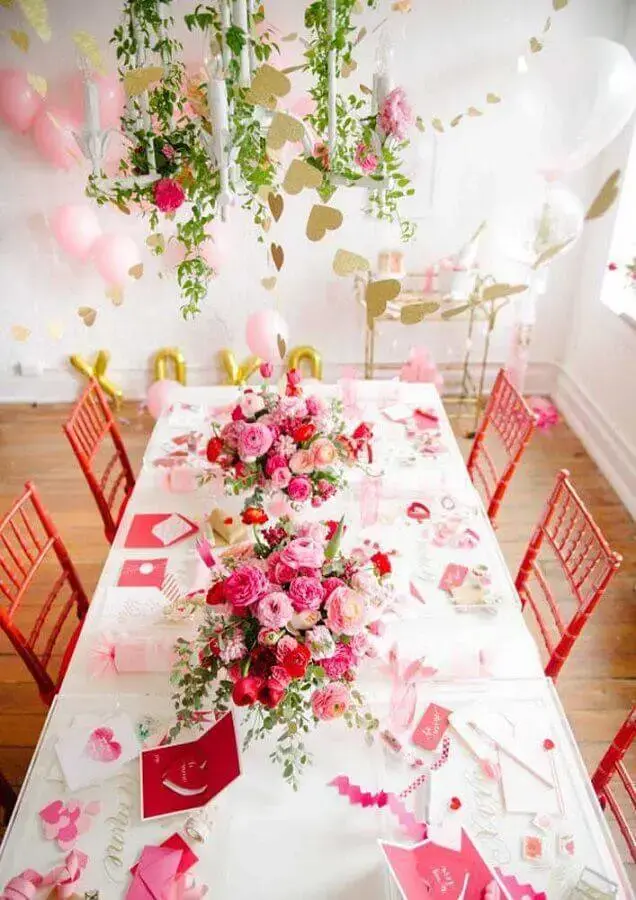 arranjos de rosas para decoração de festa surpresa Foto Pinterest
