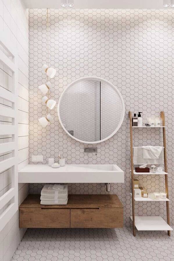 banheiro moderno todo na cor branca Foto Fresh4Home