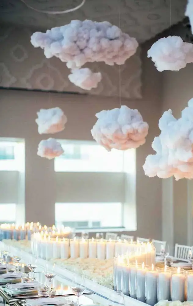 bodas de algodão - mesa de jantar com nuvens de algodão 