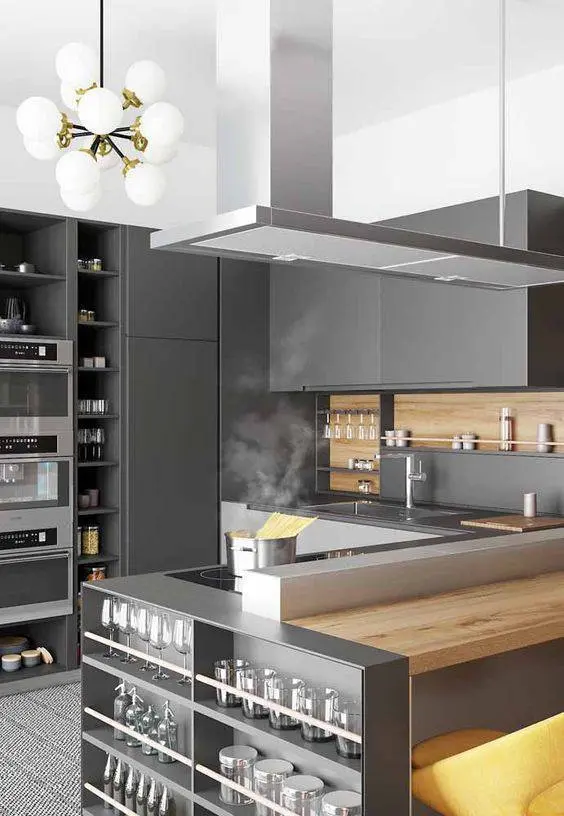 cozinha cinza - cozinha com bancada de madeira e fogão cooktop