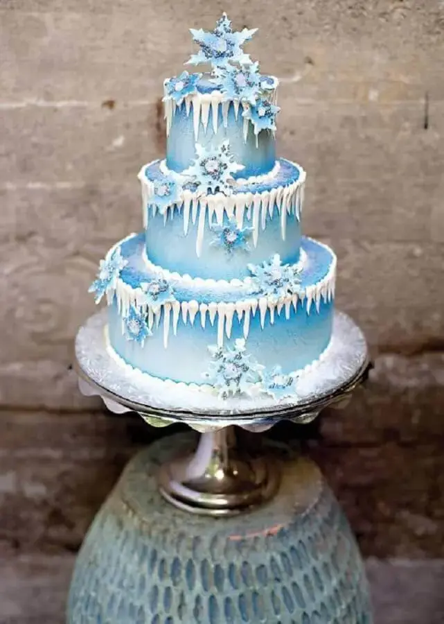 differnte decoration for frozen 3 floor cake Foto Pinterest