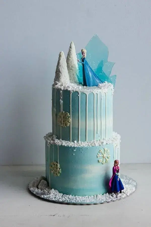 delicate decoration for frozen two storey birthday cake Foto Pinterest