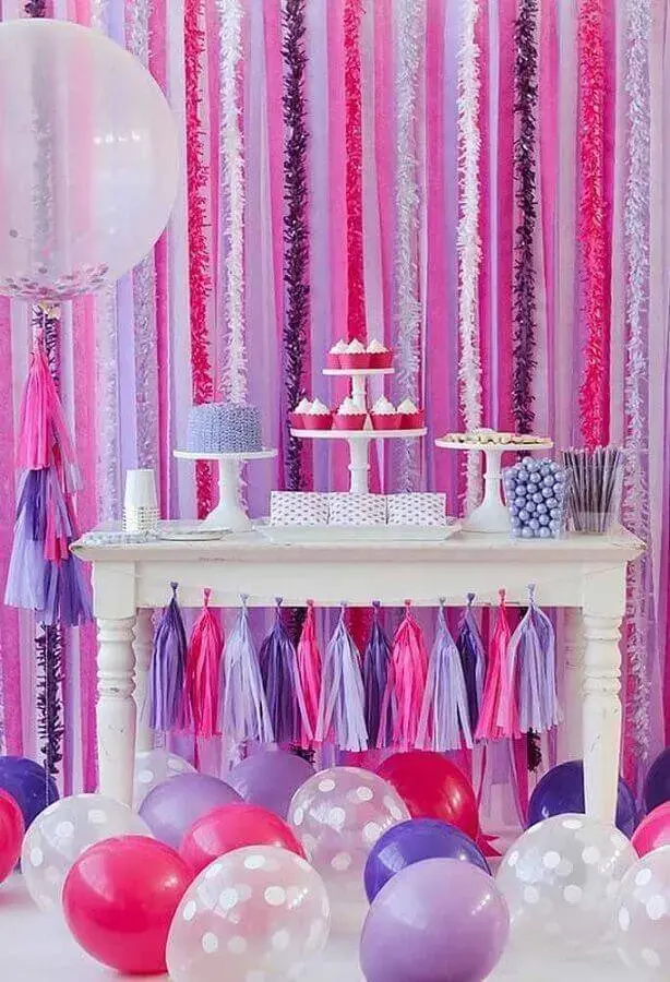 festa surpresa para amiga decorada em rosa e lilás Foto Why Santa Claus