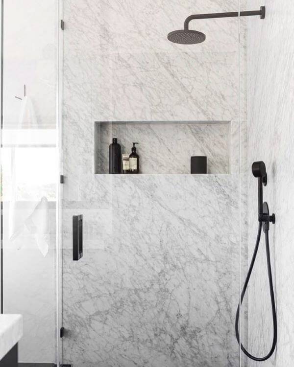 Banheiro de mármore 