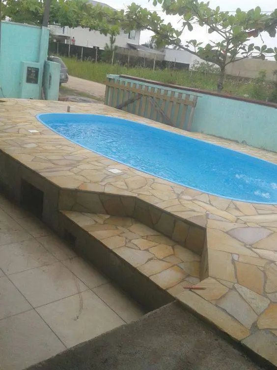 Construa piscina com Pedra São Tomé e viva o bem-estar