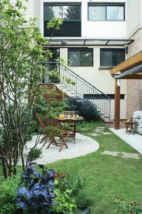 projeto de jardim residencial com pedras brancas Foto Dcore Você