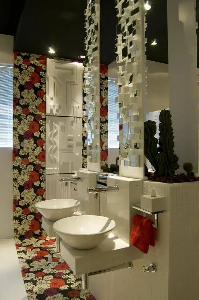 torneira para pia de banheiro - papel de parede florido 