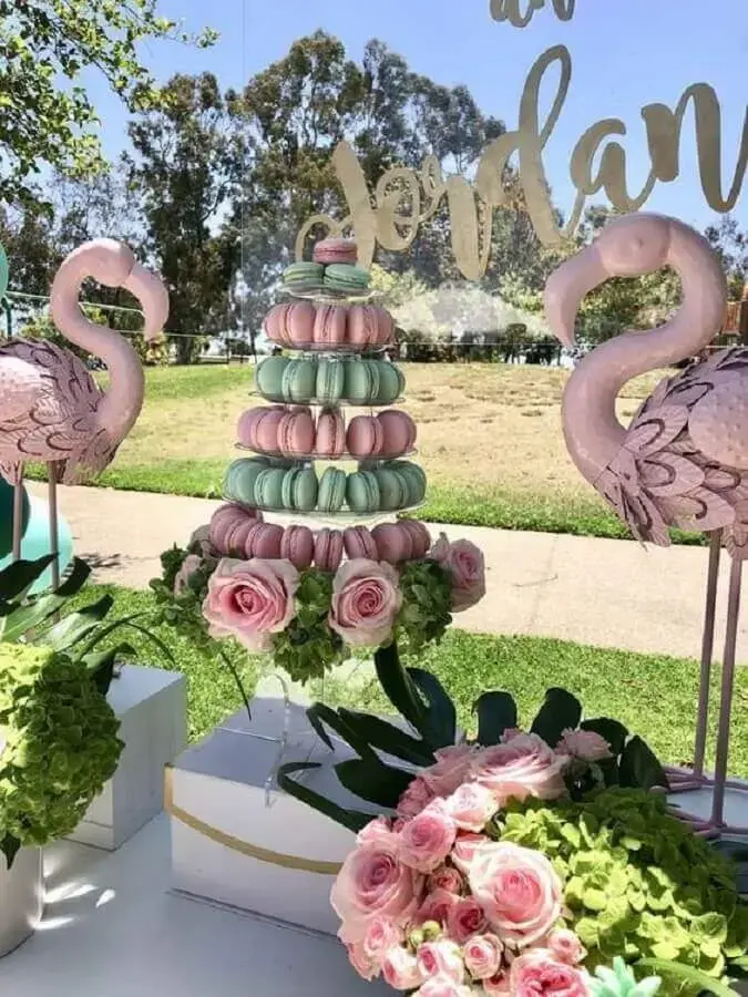 arranjo de rosas para decoração de festa flamingo Foto Catch My Party