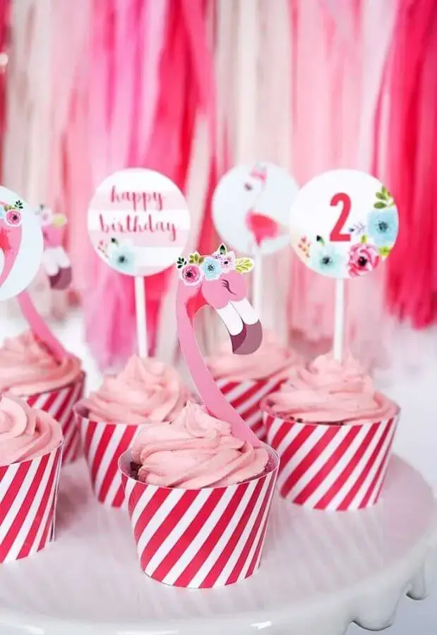 cupcakes para festa de aniversário de flamingo Foto Pinterest