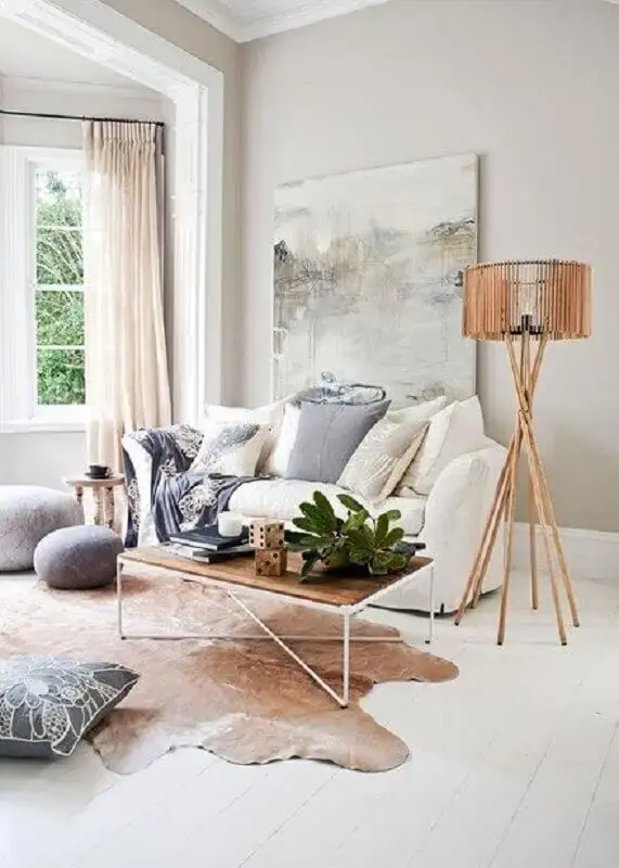 decoração com tapete de couro para sala minimalista Foto Home Beautiful