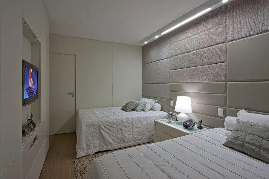 decoração neutra para quarto juvenil com duas camas Foto Gislene Lopes