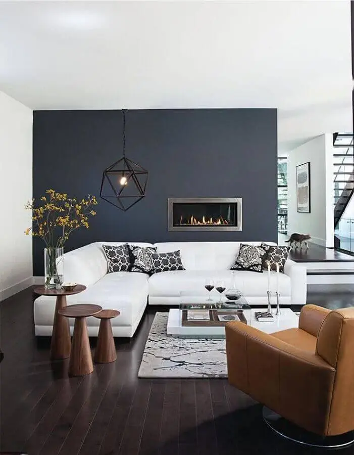 decoração sala grande moderna com lareira e sofá de canto branca Foto Homis Home
