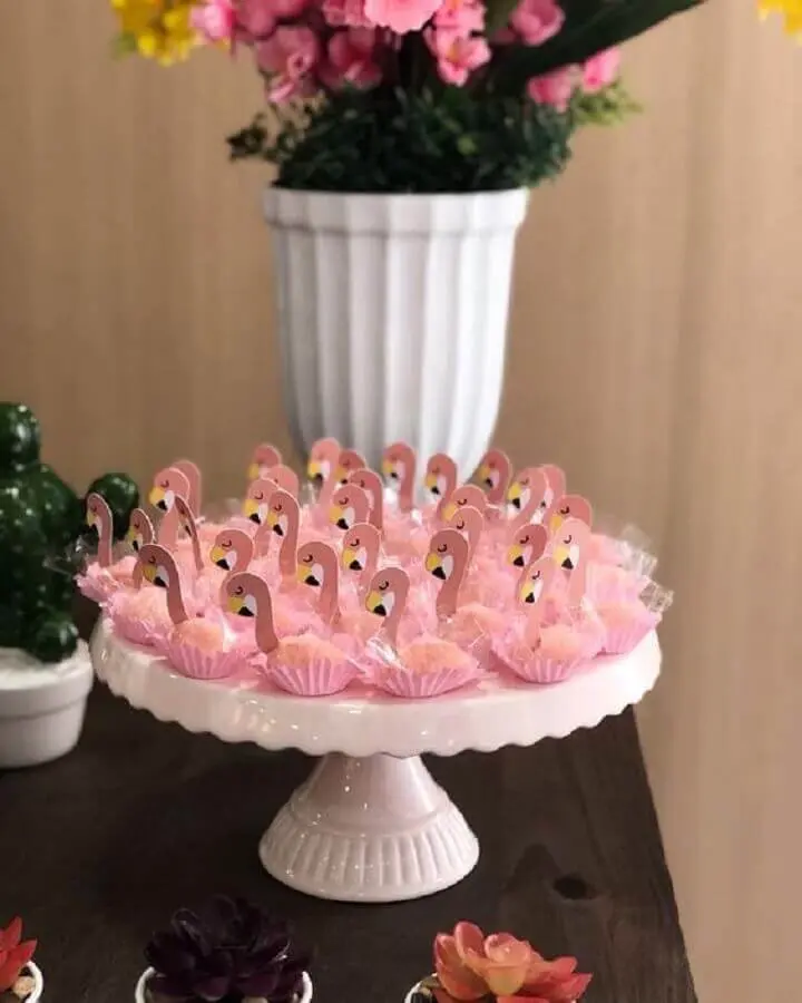 pink candies for flamingo birthday party Photo Pinterest