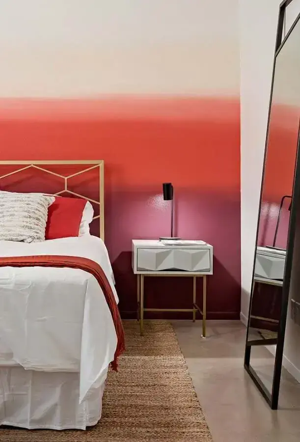 espelho de chão para quarto decorado com parede colorida Foto Ideias Decor