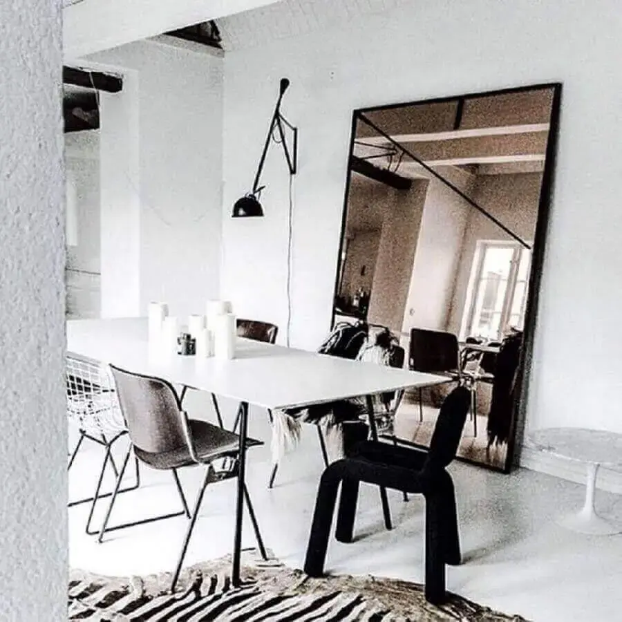 espelho grande de chão para sala de jantar minimalista Foto Pinterest