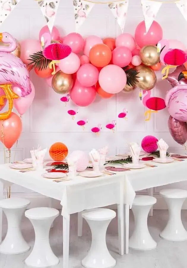 flamingo theme party decorated with several balloons Photo Pinterest