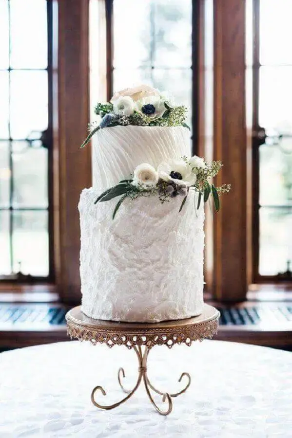ideia de bolo de aniversário de casamento decorado com flores Foto Opulent Treasures