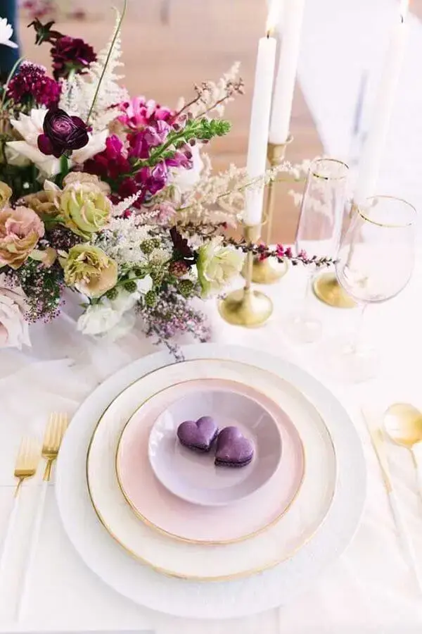 delicate decorated table for wedding anniversary Foto Pinterest