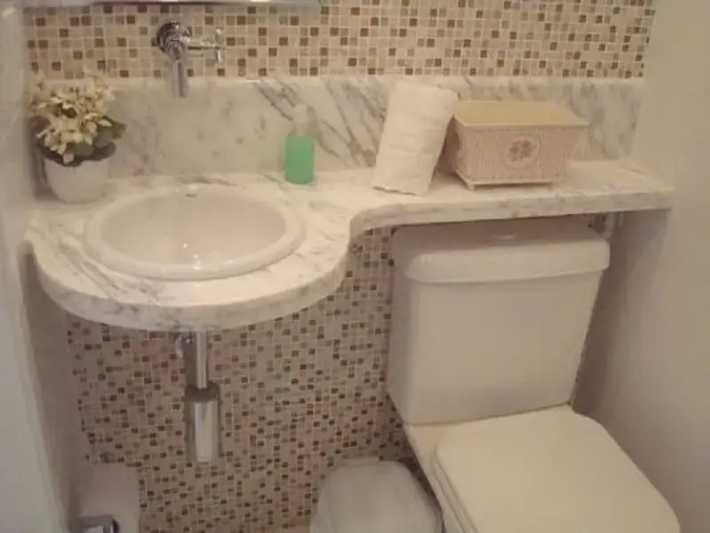 pia para banheiro pequeno com bancada de mármore Foto Pinterest