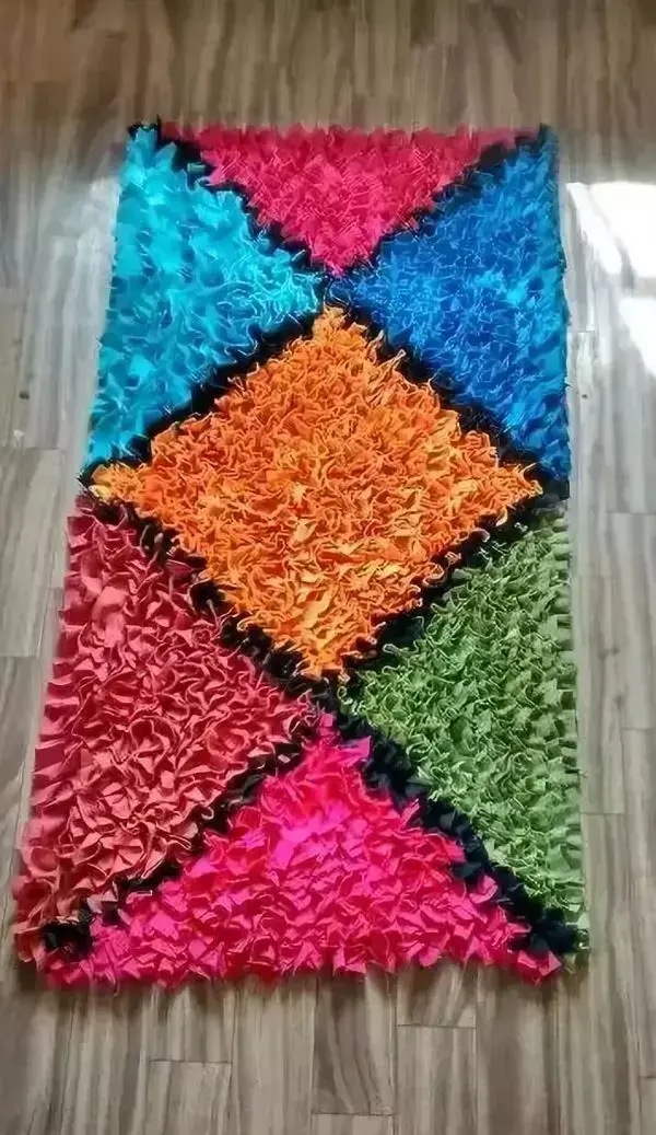 Frufru colored rug for living room