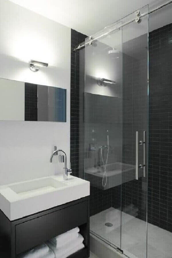 banheiro decorado na cor preta e branca Foto Pinterest