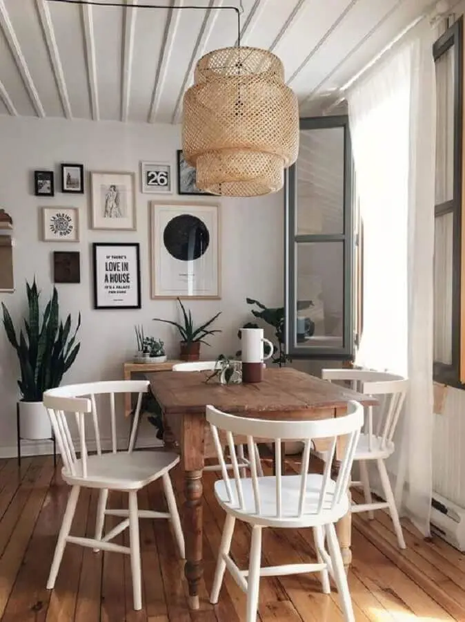 cadeira de madeira branca para sala de jantar com pendente rústico Foto Pinterest