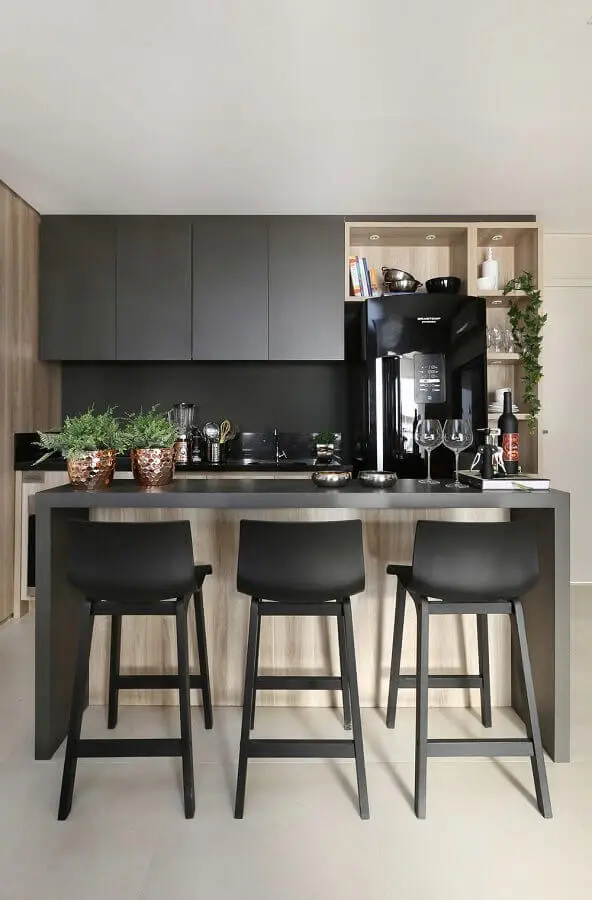 cor preta para decoração de cozinha pequena planejada Foto Une Arq Design