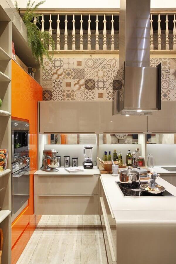 cozinha planejada com cooktop Foto Lamego Mancini Arquitetura