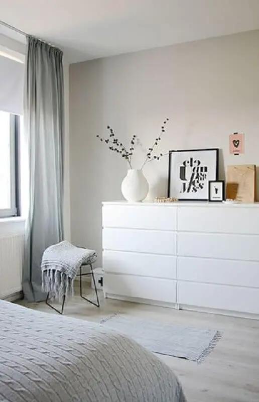 decoração clean com cômoda branca quarto Foto Moderne Huizen
