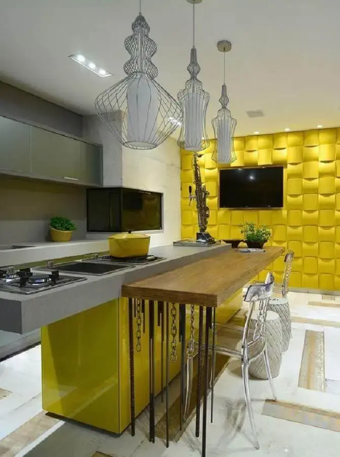 decoração em tons de amarelo para cozinha cinza com revestimento 3d Foto Só Decor