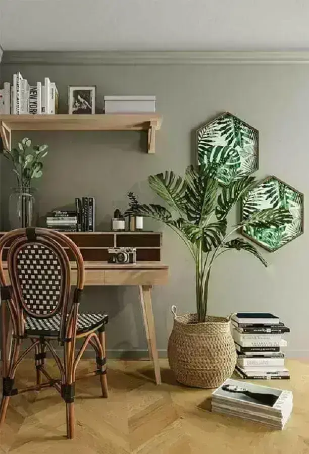 decoração simples com parede verde musgo Foto Pinterest