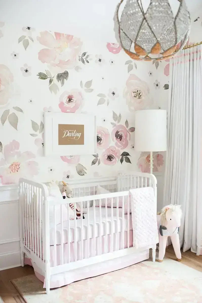 papel de parede floral para quarto de bebê feminino
