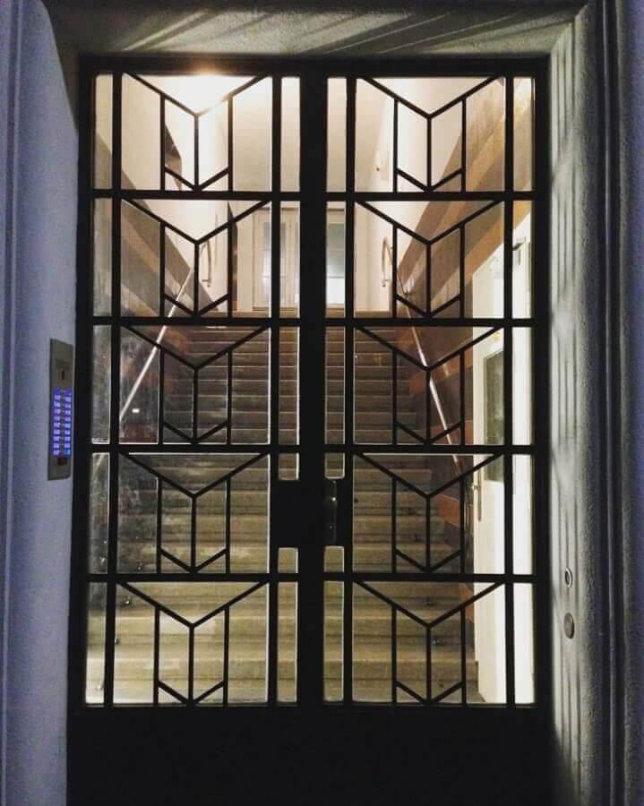 porta de ferro com vidro Foto Petra Style and Design