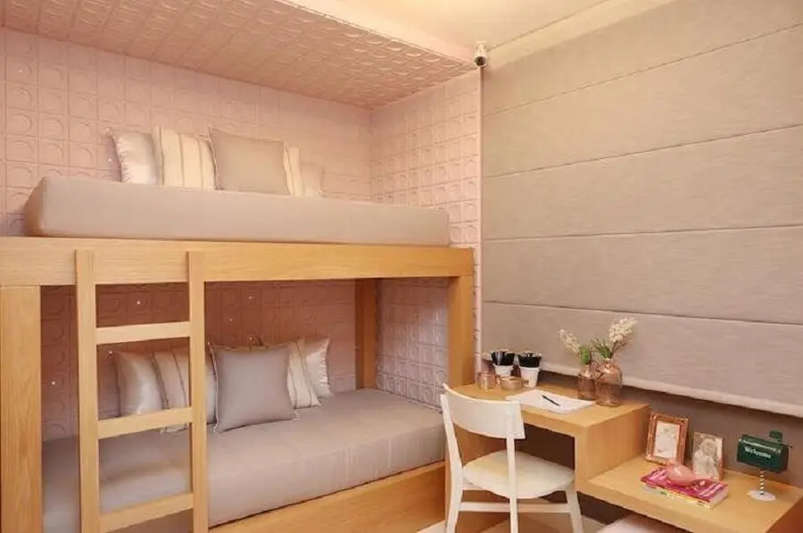 revestimento 3d para decoração de quarto de moça planejado Foto Sesso & Dalanezi Arquitetura