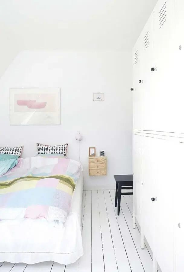 roupa de cama em tons pastéis para decoração de quarto branco Foto Bloglovin