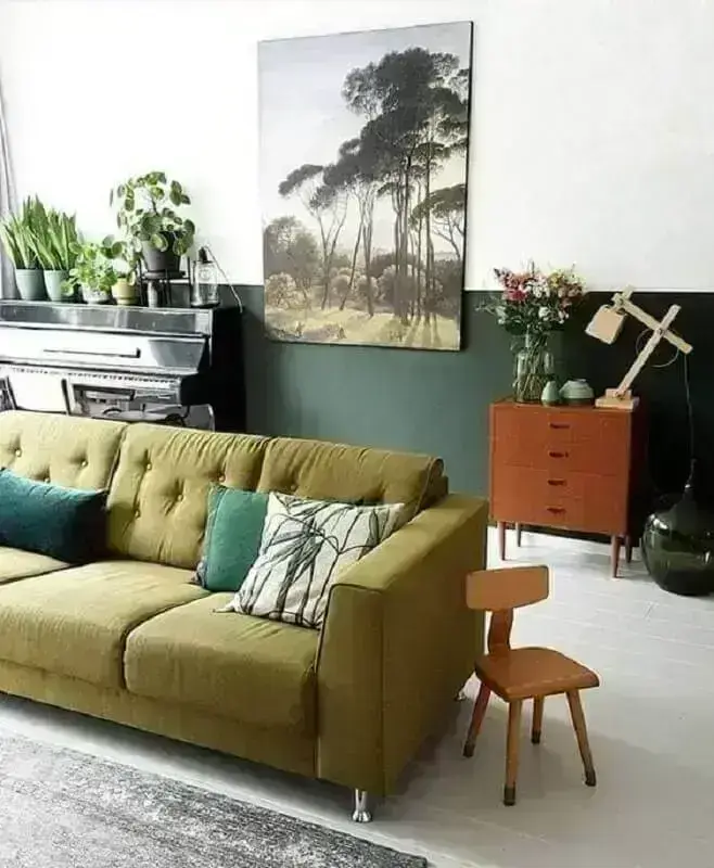 sala decorada com sofá e parede verde Foto Blog Thony
