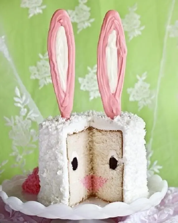 As orelhinhas chamam a atenção na decoração desse bolo