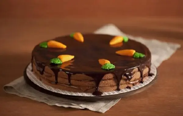 Cenourinhas de açúcar deixam o bolo de páscoa ainda mais especial