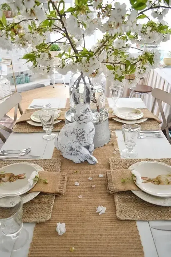 Clean decoration for Easter table with linen rail 